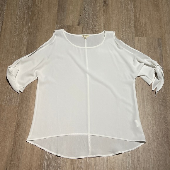 Lily White Tops - Lily White Cold Shoulder‎ Tie Sleeve Blouse Top White Size Medium BOHO EUC